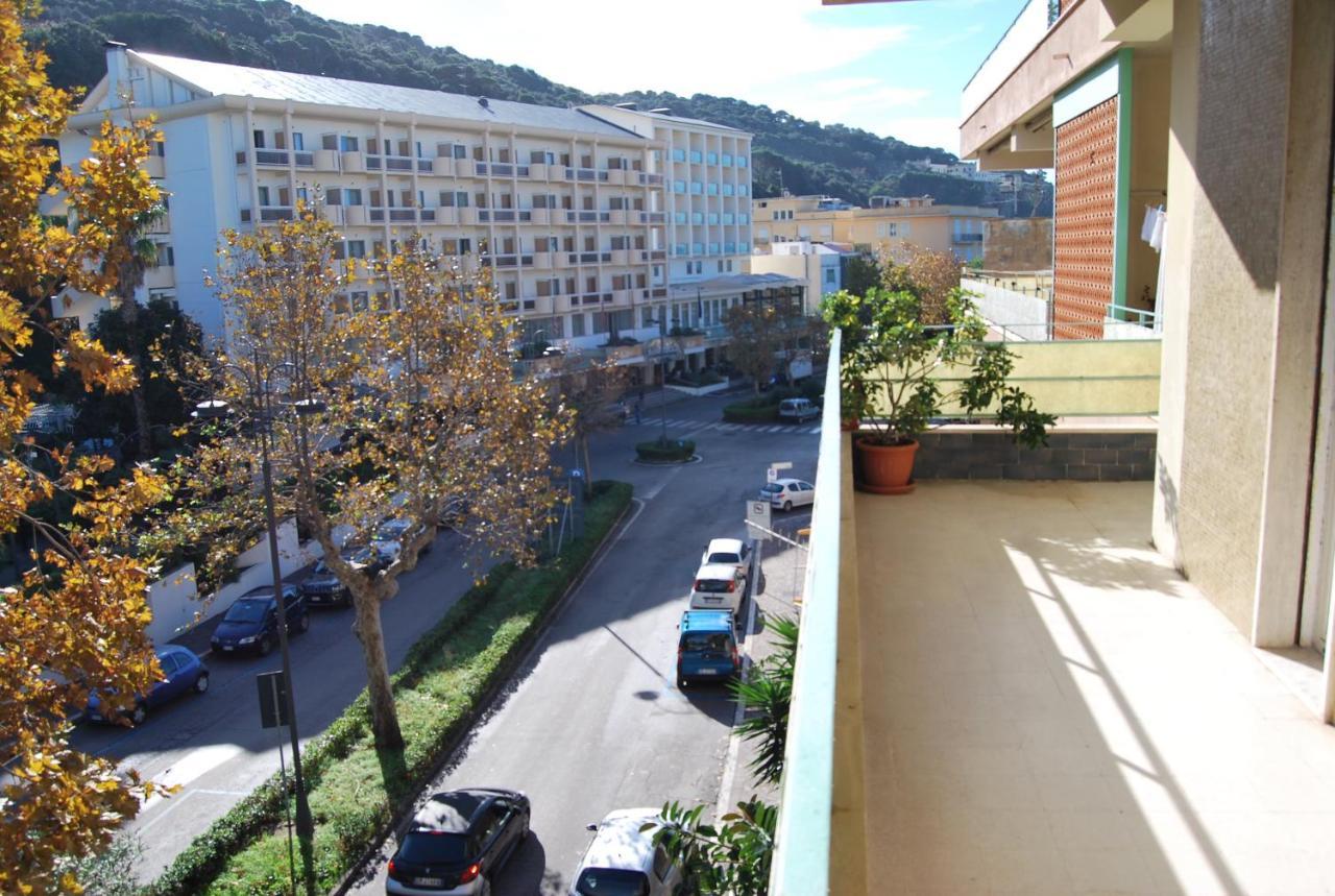 A Casa Di Lidia B&B Gaeta Exteriör bild