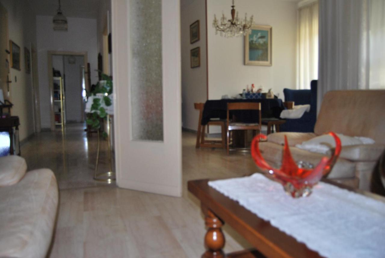A Casa Di Lidia B&B Gaeta Exteriör bild